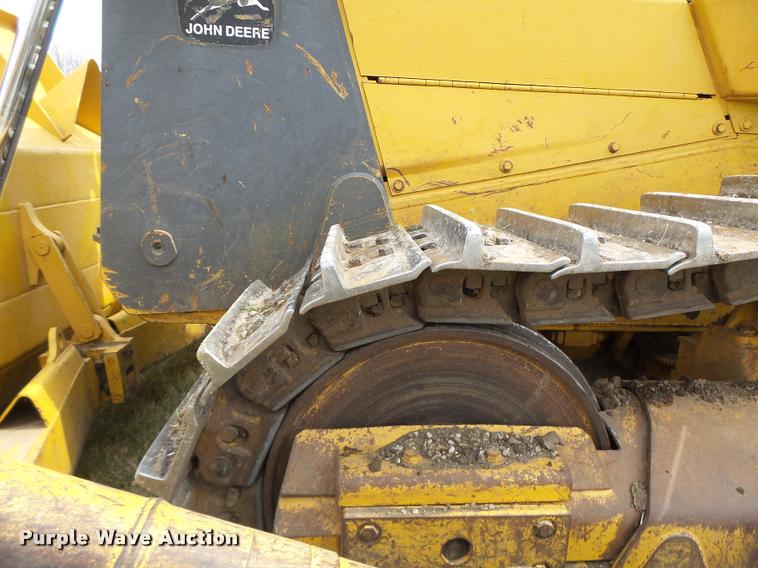 image for item DA3368 2001 John Deere 1050C dozer