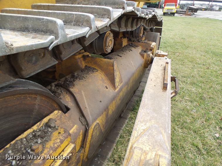 image for item DA3368 2001 John Deere 1050C dozer