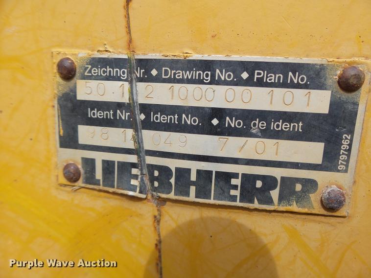 image for item DA3368 2001 John Deere 1050C dozer