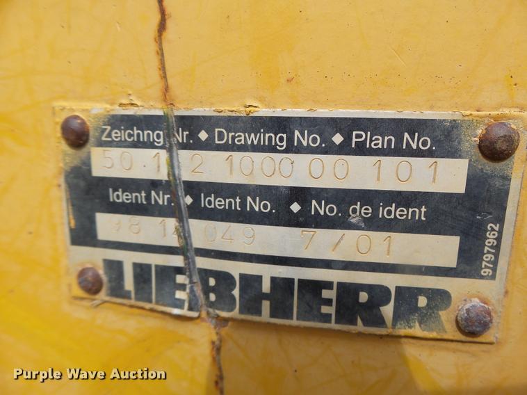 image for item DA3368 2001 John Deere 1050C dozer