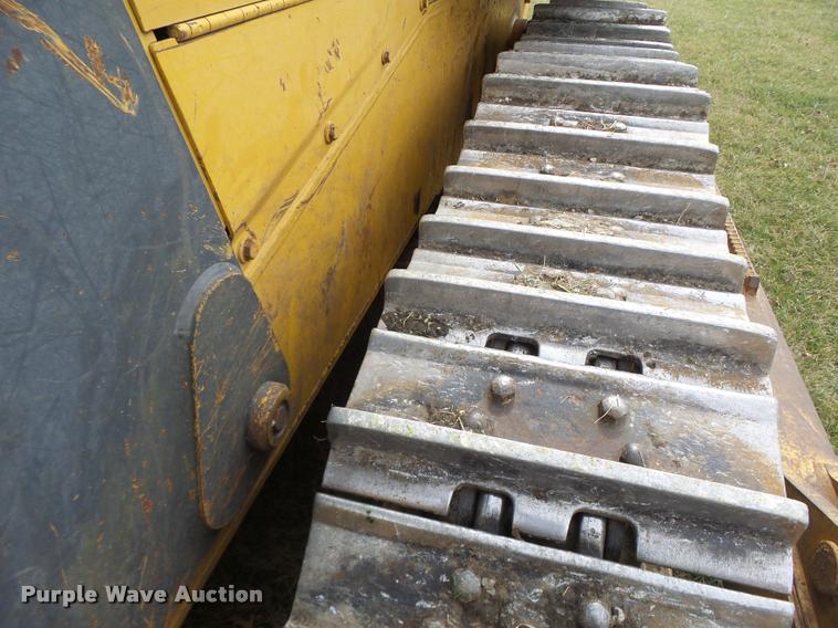 image for item DA3368 2001 John Deere 1050C dozer