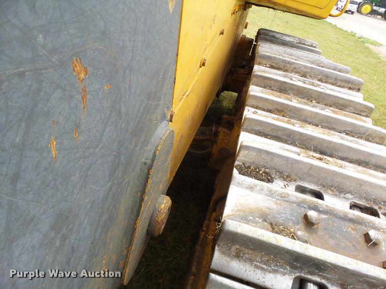 image for item DA3368 2001 John Deere 1050C dozer