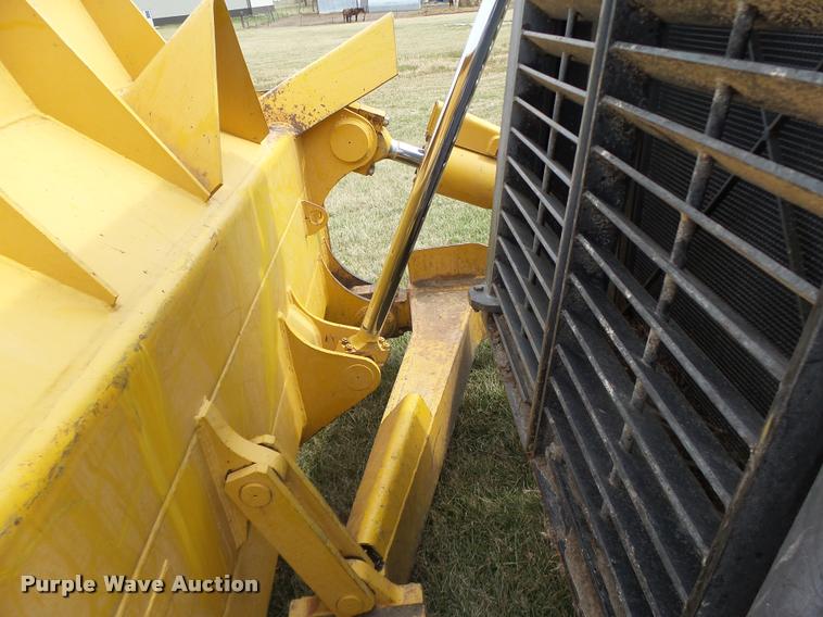 image for item DA3368 2001 John Deere 1050C dozer