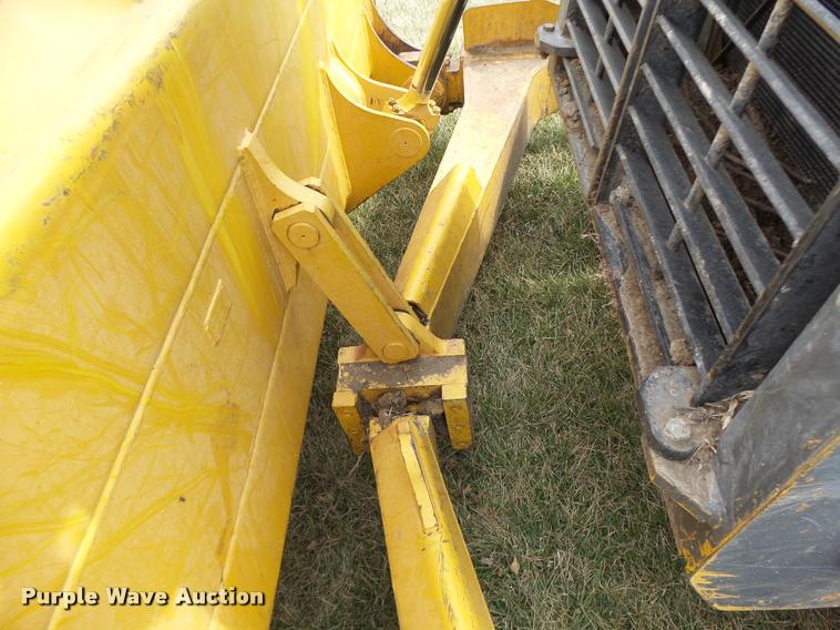 image for item DA3368 2001 John Deere 1050C dozer