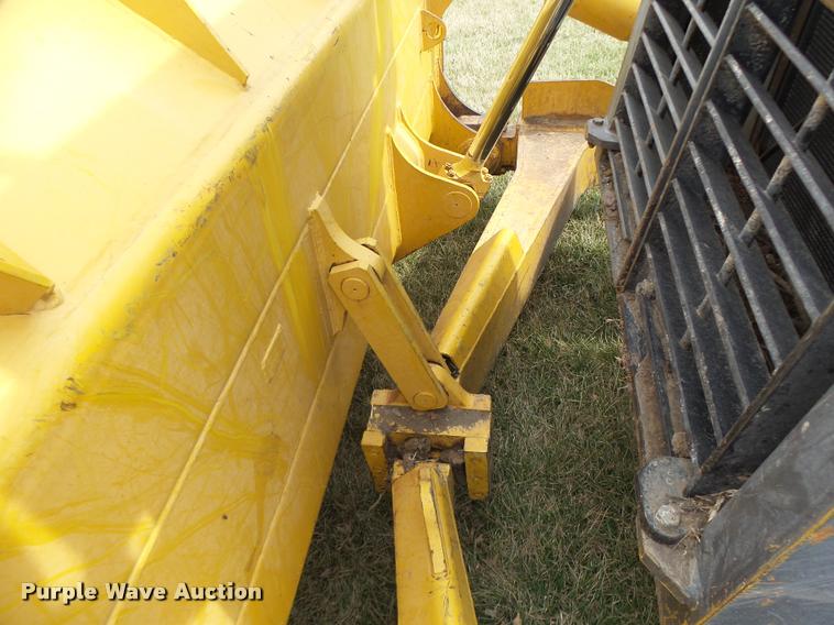 image for item DA3368 2001 John Deere 1050C dozer