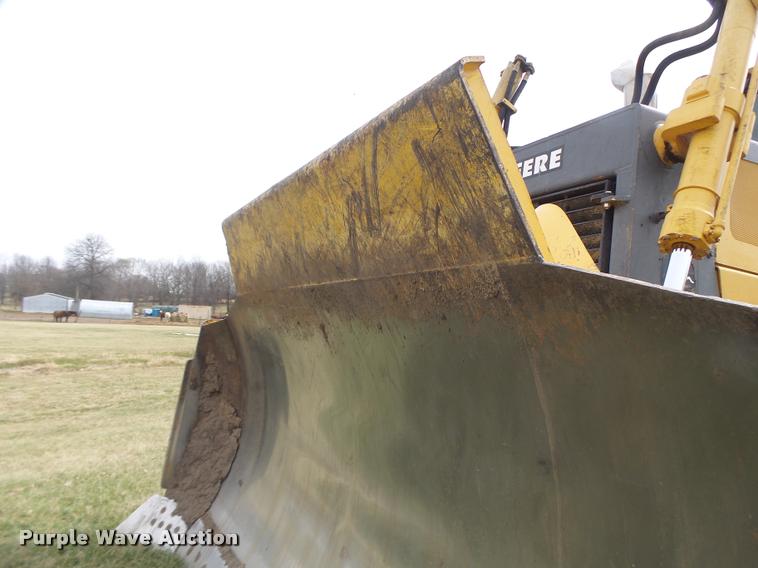 image for item DA3368 2001 John Deere 1050C dozer