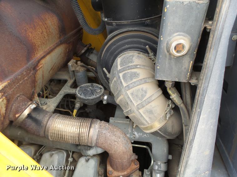 image for item DA3368 2001 John Deere 1050C dozer