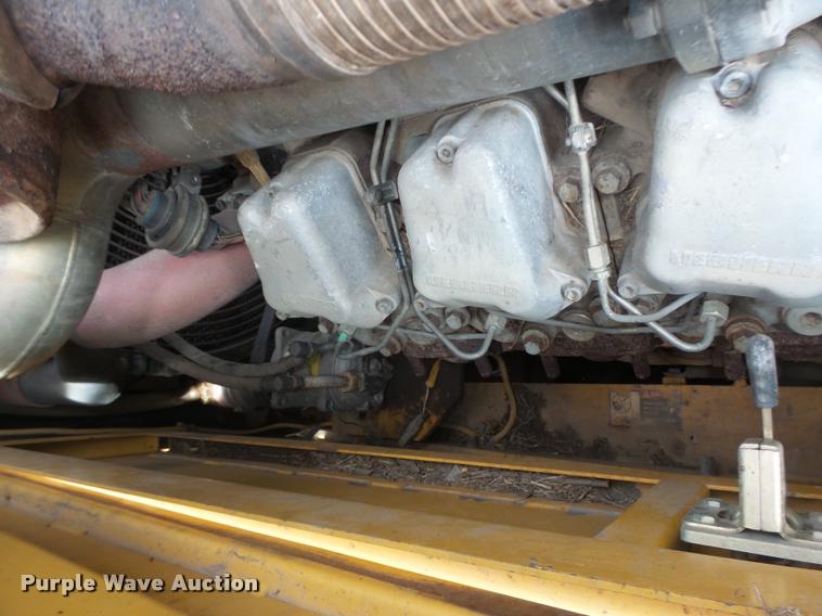 image for item DA3368 2001 John Deere 1050C dozer