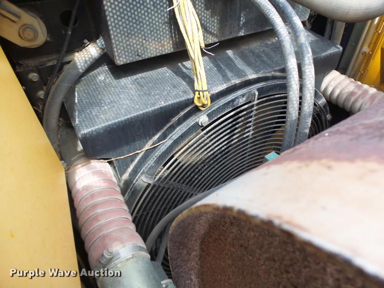 image for item DA3368 2001 John Deere 1050C dozer