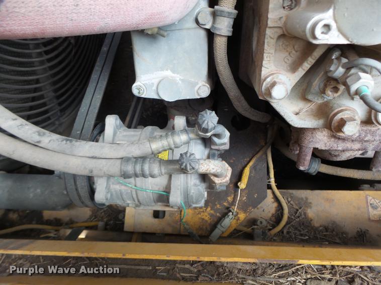 image for item DA3368 2001 John Deere 1050C dozer