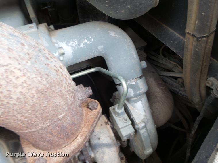 image for item DA3368 2001 John Deere 1050C dozer