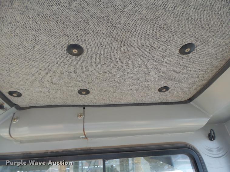 image for item DA3368 2001 John Deere 1050C dozer