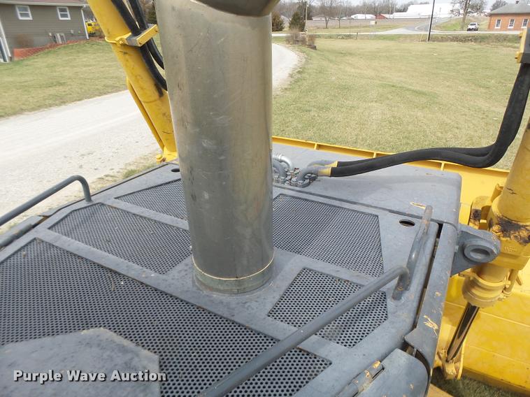 image for item DA3368 2001 John Deere 1050C dozer