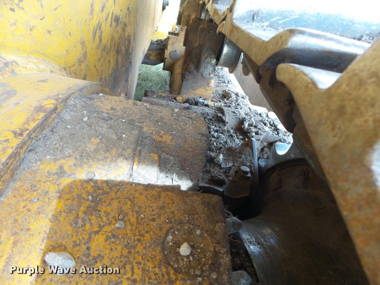 image for item DA3368 2001 John Deere 1050C dozer