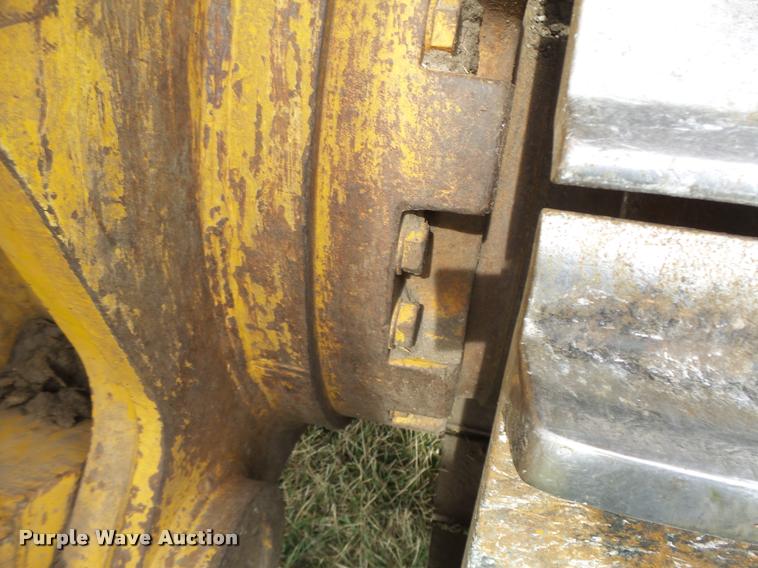 image for item DA3368 2001 John Deere 1050C dozer