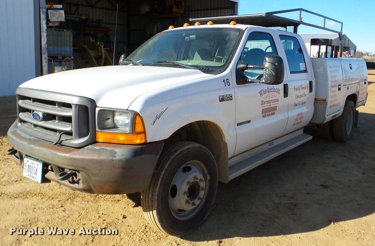 image for item DA7486 2000 Ford F550 utility truck