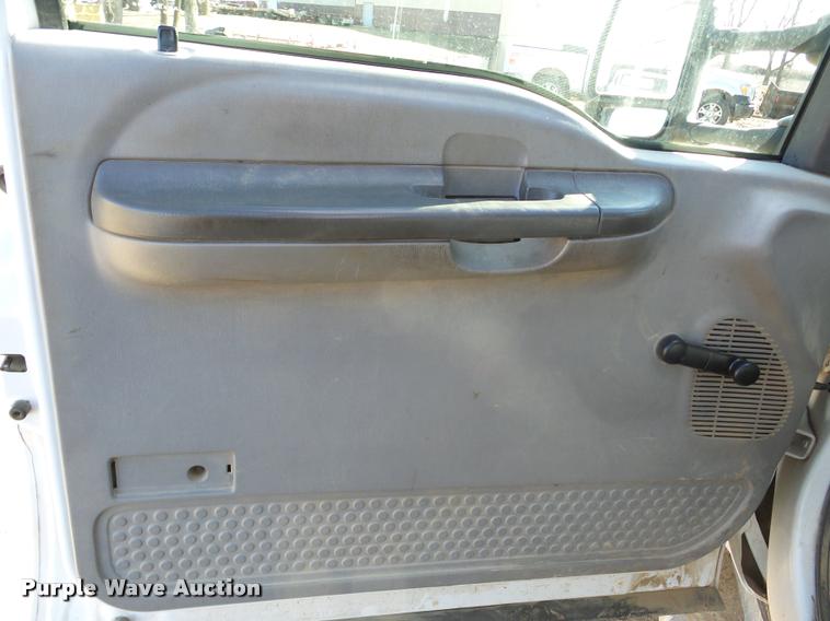 image for item DA7486 2000 Ford F550 utility truck