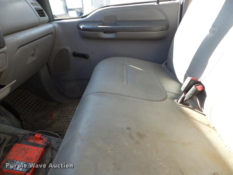 image for item DA7486 2000 Ford F550 utility truck