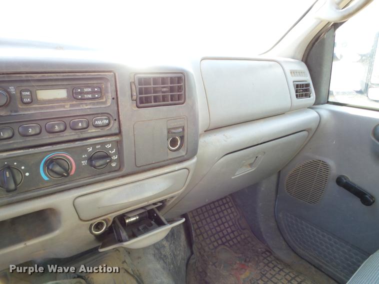 image for item DA7486 2000 Ford F550 utility truck