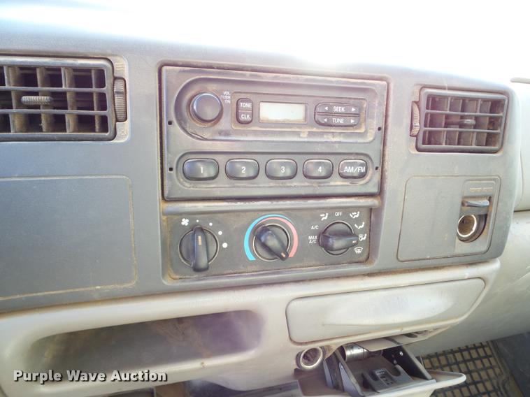 image for item DA7486 2000 Ford F550 utility truck