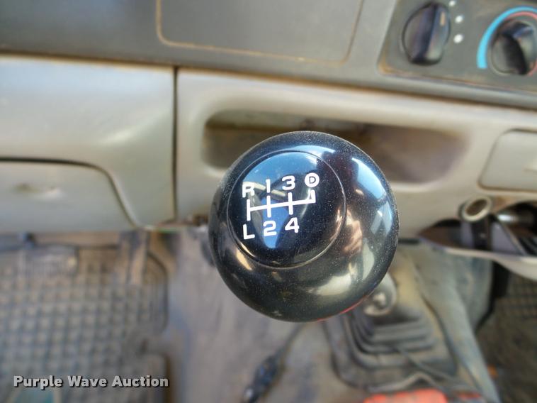 image for item DA7486 2000 Ford F550 utility truck