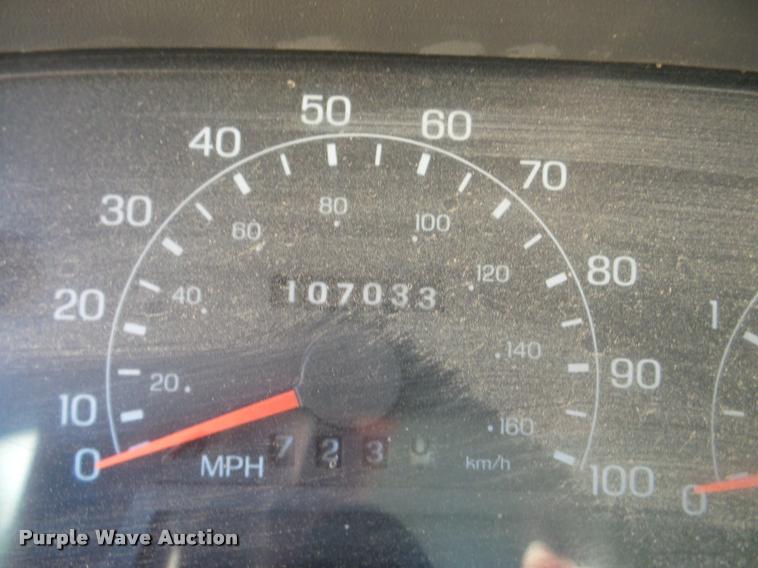 image for item DA7486 2000 Ford F550 utility truck