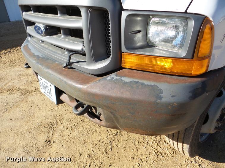 image for item DA7486 2000 Ford F550 utility truck