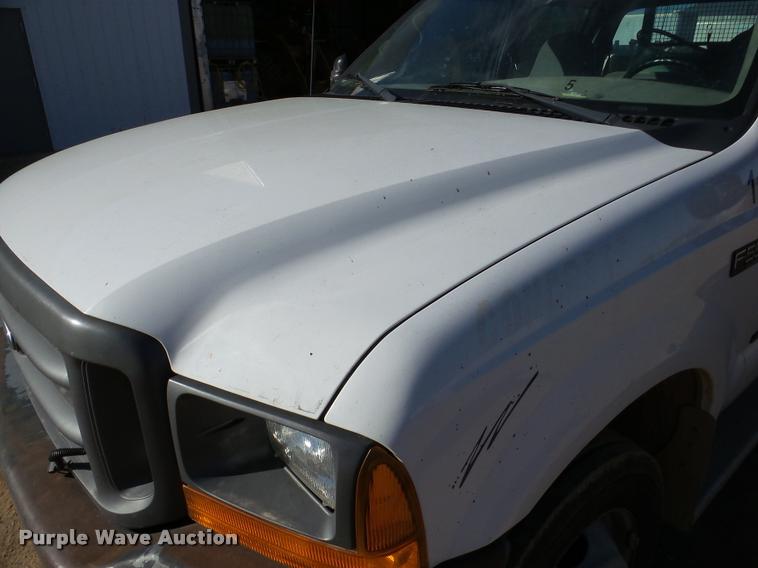image for item DA7486 2000 Ford F550 utility truck