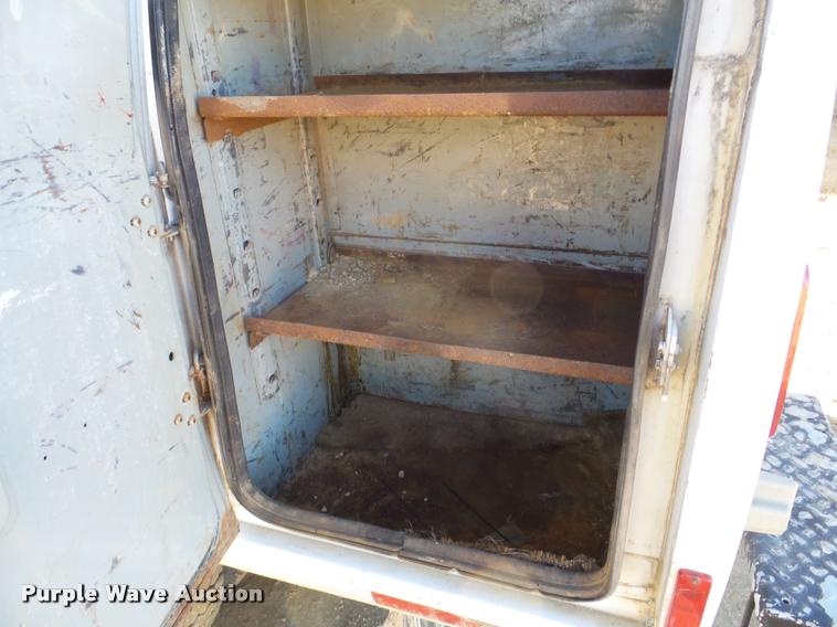 image for item DA7486 2000 Ford F550 utility truck