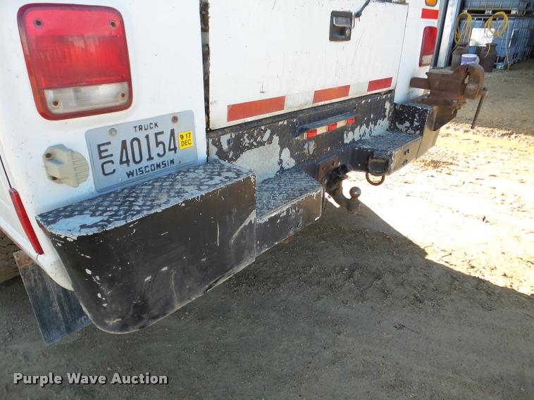 image for item DA7486 2000 Ford F550 utility truck