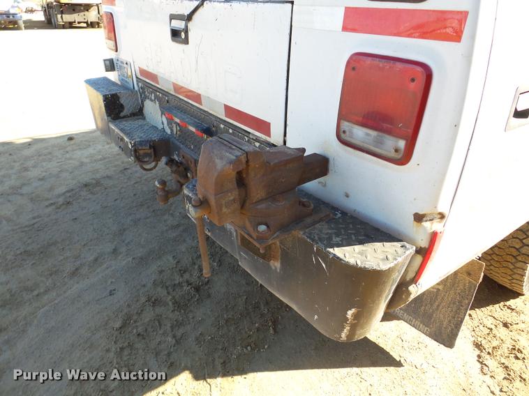 image for item DA7486 2000 Ford F550 utility truck