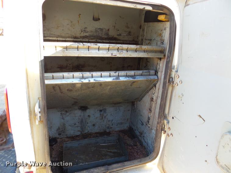 image for item DA7486 2000 Ford F550 utility truck