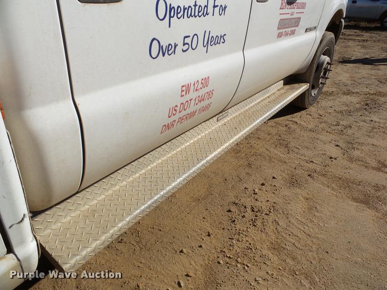 image for item DA7486 2000 Ford F550 utility truck
