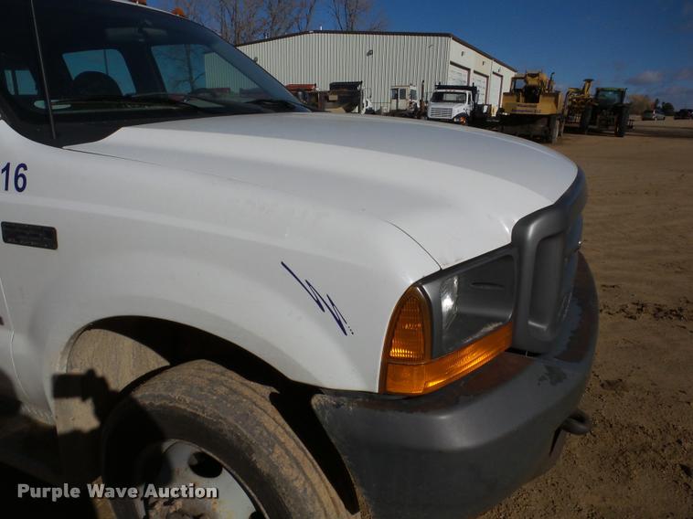 image for item DA7486 2000 Ford F550 utility truck