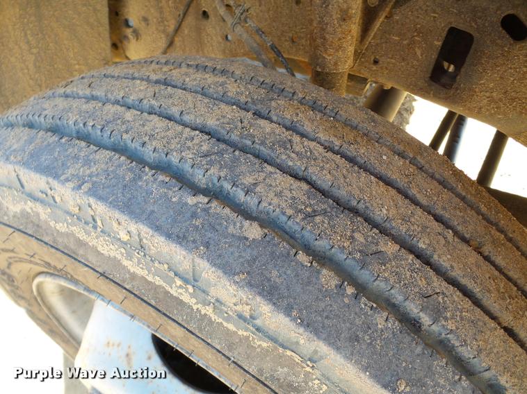 image for item DA7486 2000 Ford F550 utility truck