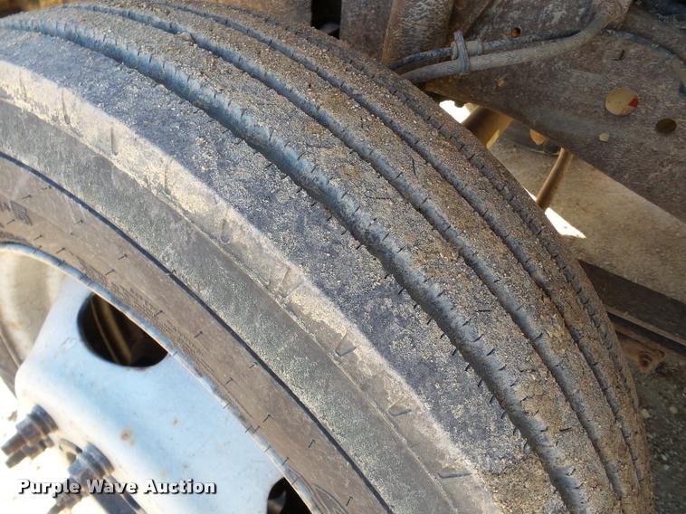 image for item DA7486 2000 Ford F550 utility truck