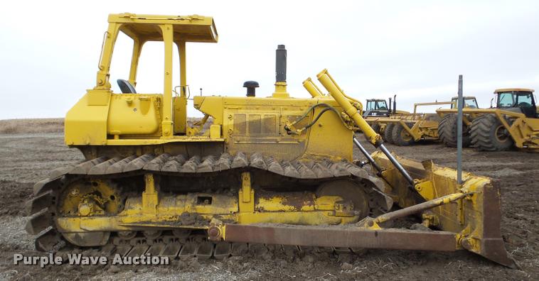 image for item DA7495 Komatsu D65P-8 dozer