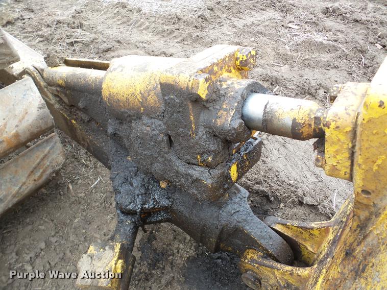 image for item DA7495 Komatsu D65P-8 dozer