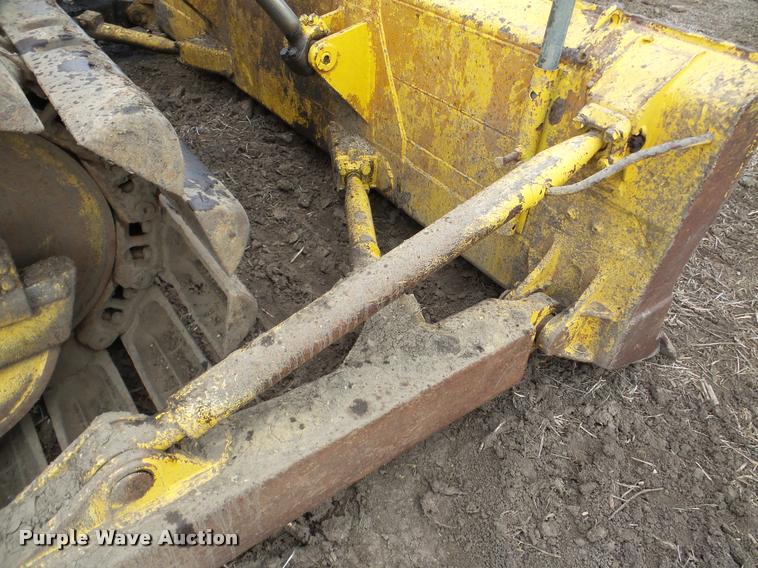 image for item DA7495 Komatsu D65P-8 dozer