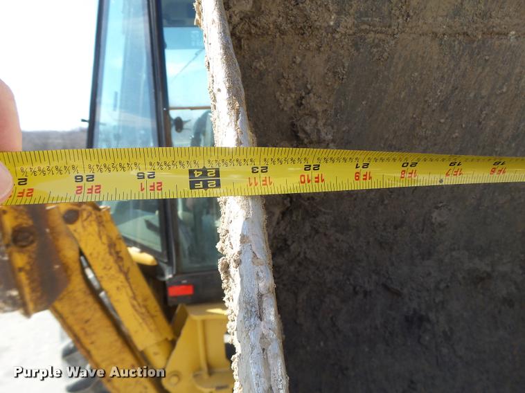 image for item DA9426 2001 Caterpillar 420D backhoe