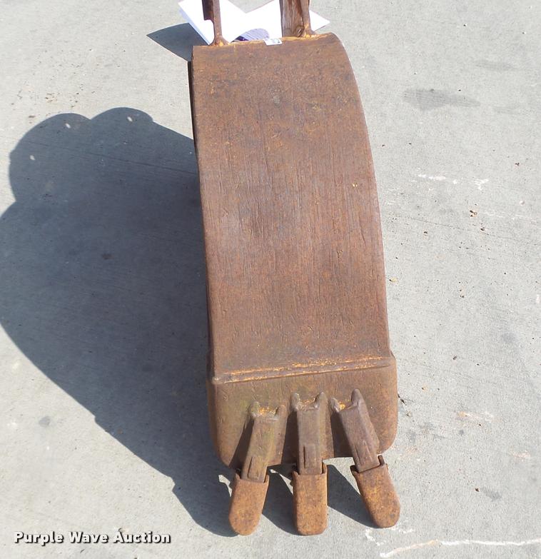 image for item DA9431 Case backhoe bucket