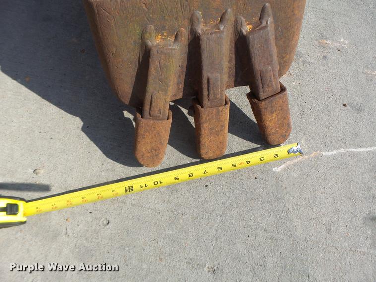 image for item DA9431 Case backhoe bucket