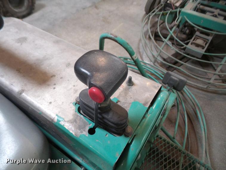 image for item DB0539 1999 Whiteman STH55JDTCSL power trowel