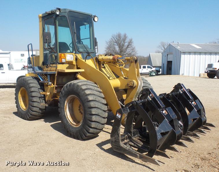 image for item DB0541 1987 Komatsu WA120 wheel loader