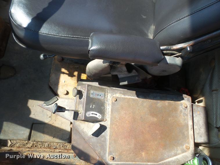 image for item DB0541 1987 Komatsu WA120 wheel loader