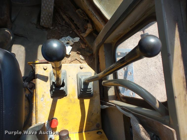 image for item DB0541 1987 Komatsu WA120 wheel loader