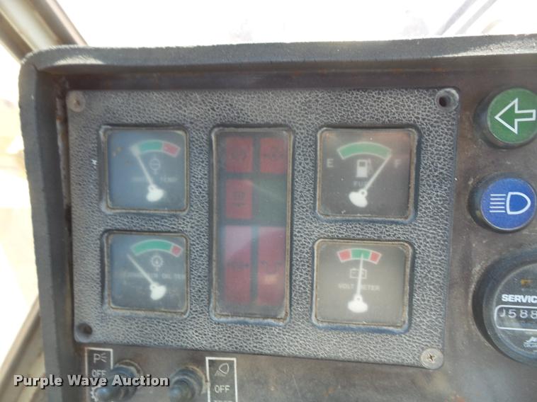 image for item DB0541 1987 Komatsu WA120 wheel loader