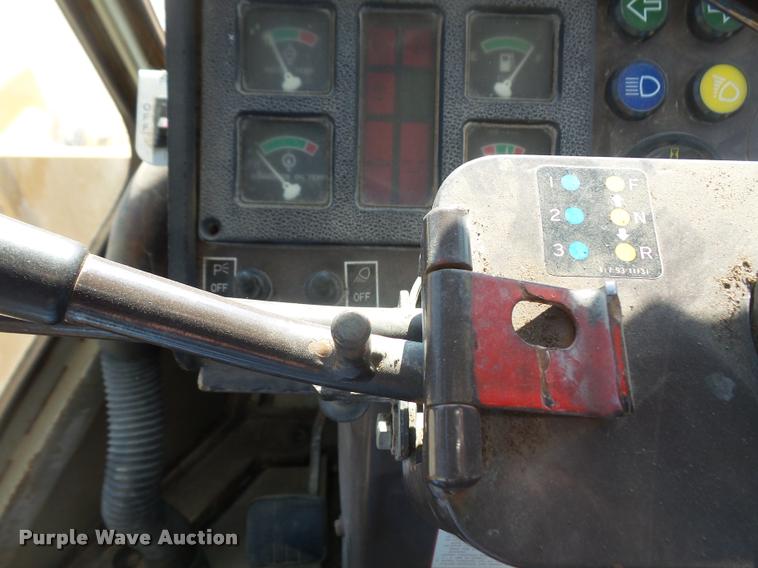 image for item DB0541 1987 Komatsu WA120 wheel loader