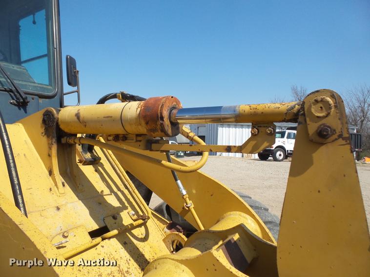 image for item DB0541 1987 Komatsu WA120 wheel loader