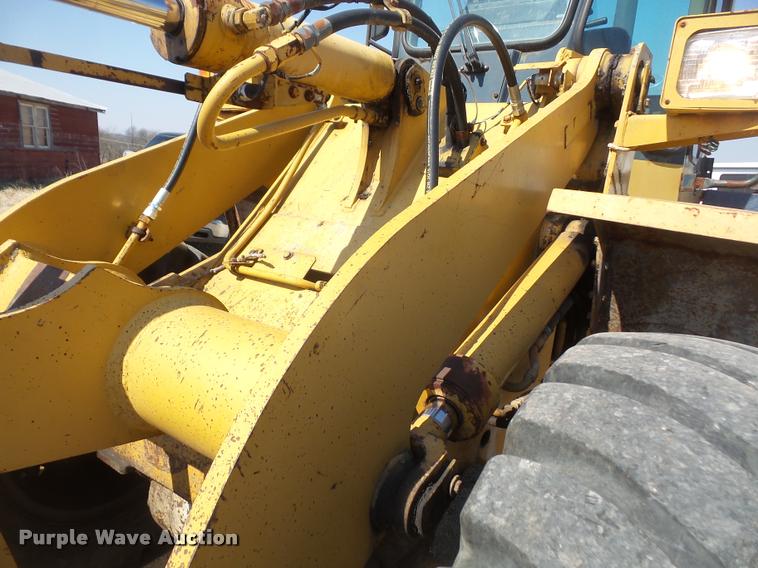 image for item DB0541 1987 Komatsu WA120 wheel loader